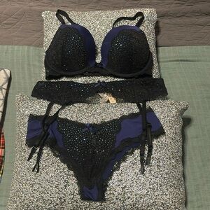 NWT Victoria’s Secret limited edition Swarovski crystal 3 piece set